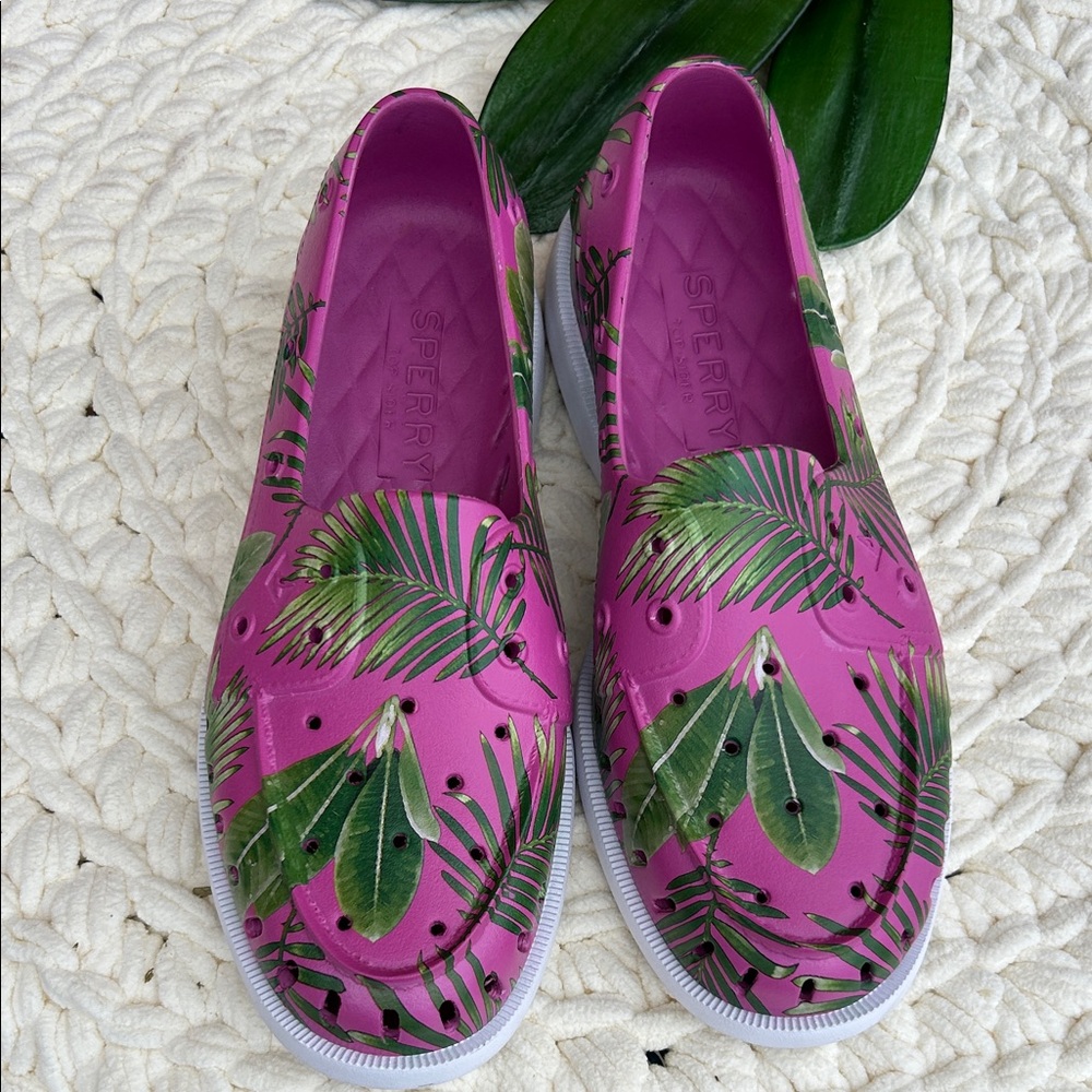 NWOT Men’s Sperry Tropical Pink and Green Loafers